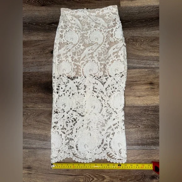 Stone Cold Fox Elliot White Lace Overlay Midi Skirt Size 2 🤍 LIKE NEW - Picture 11 of 12